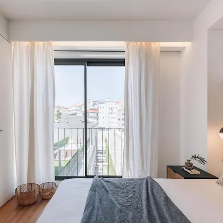Akya - 2 Bedrooms In Arroios 아파트