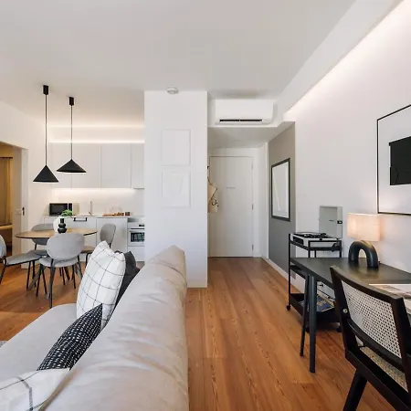 Akya - 2 Bedrooms In Arroios 아파트 *