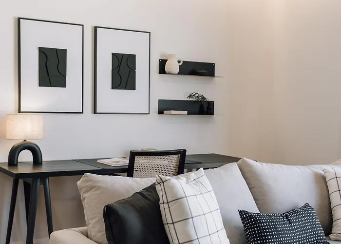 Akya - 2 Bedrooms In Arroios 아파트
