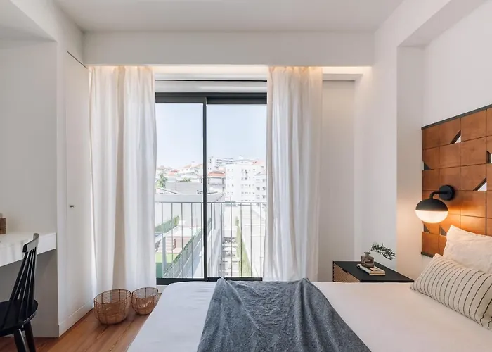 Akya - 2 Bedrooms In Arroios 아파트